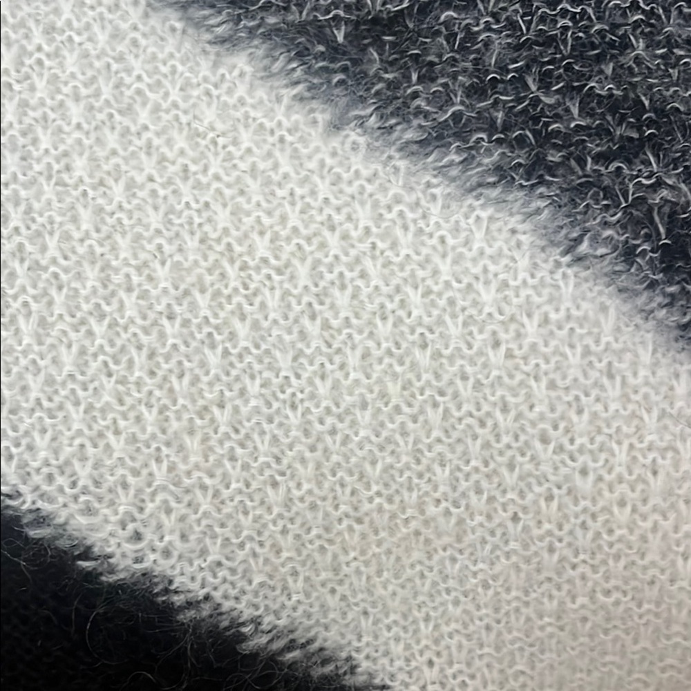 Fendi Monochrome Knit wool sweater - Picture 6 of 6